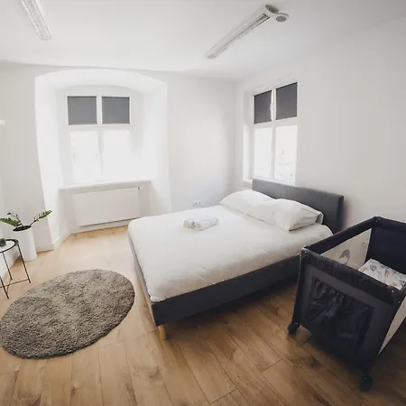 Cos Zydowska 33 * Poznaň